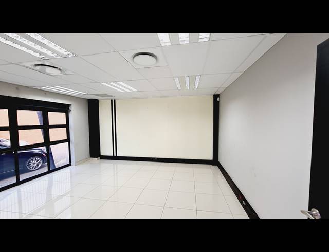 1,485M² WAREHOUSE FOR SALE IN NORTH RIDING